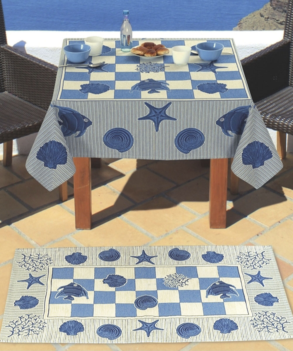 Terrazza con Tappeto Marino Blu con disegni a tema mare e spiaggia, anti-scivolo e lavabile ideale per casa vacanze