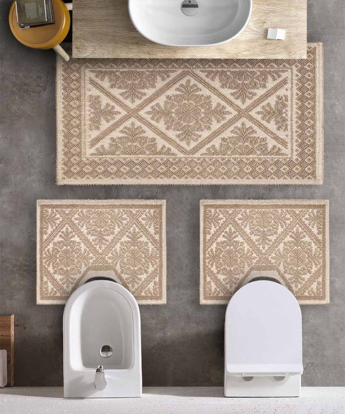 Bagno con parure Tappeti Sardi Beige Corda 100% cotone e prodotto in Sardegna Italia. Tappetino passatoia lavabile.