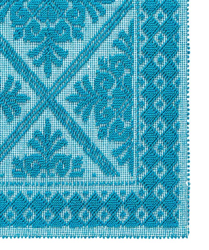 Dettaglio Tappeto Sardo Turchese azzurro 100% cotone e prodotto in Sardegna Italia. Tappetino bagno passatoia lavabile.