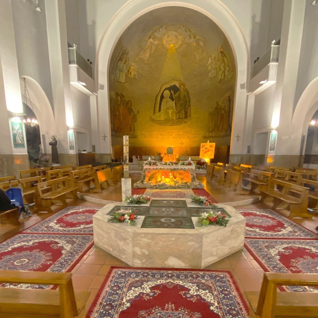 vendita-tappeti-chiesa vendita tappeti per chiese e passatoie per navate, arredi sacri e luoghi liturgici