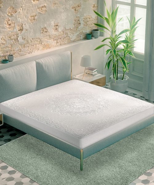 Coprimaterssao Susanna in cotone 380 grammi al metro quadro, 100% prodotto in Italia. Letto singolo e matrimoniale, altezza 30 cm con angoli elasticizzati.