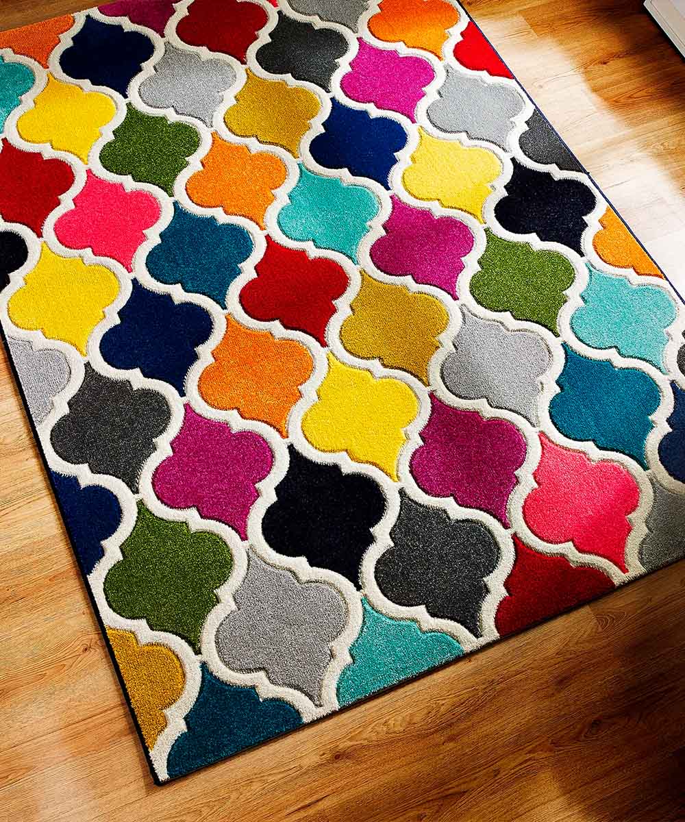 Casa con tappeto multicolore damascato 1186