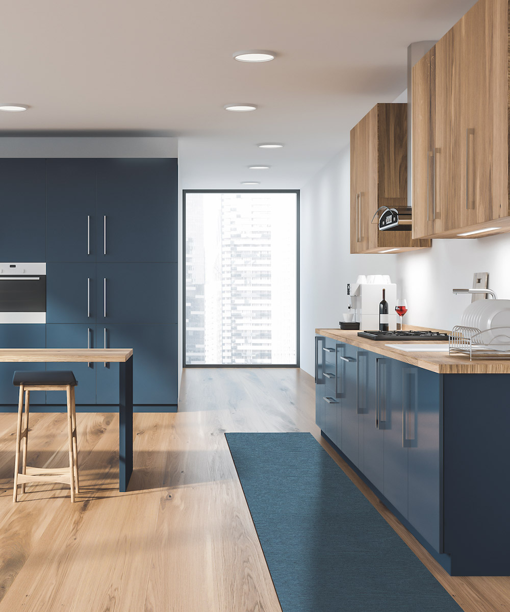 Cucina con Tappeto passatoia tinta unita jeans blu azzurro, lavabile e anti-scivolo. Emozioni Essenziali di FInicop by Suardi