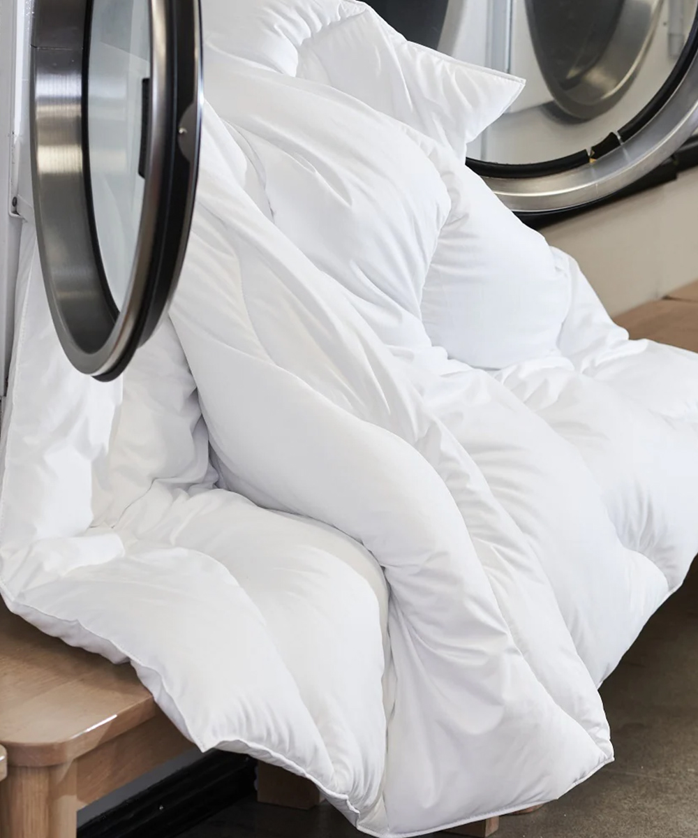 Lavaggio e pulizia del piumino letto 100% poliestere e made in Italy. ADAMELLO estivo 100 grammi. MONVISO invernale 300 grammi