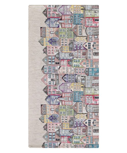 Un originale tappeto in morbida ciniglia Jacquard con fondo antiscivolo, caratterizzato da un allegro e colorato design a casette. Pratico e lavabile, è il complemento d'arredo perfetto per portare vivacità e stile in bagno, cucina, ingresso o cameretta.