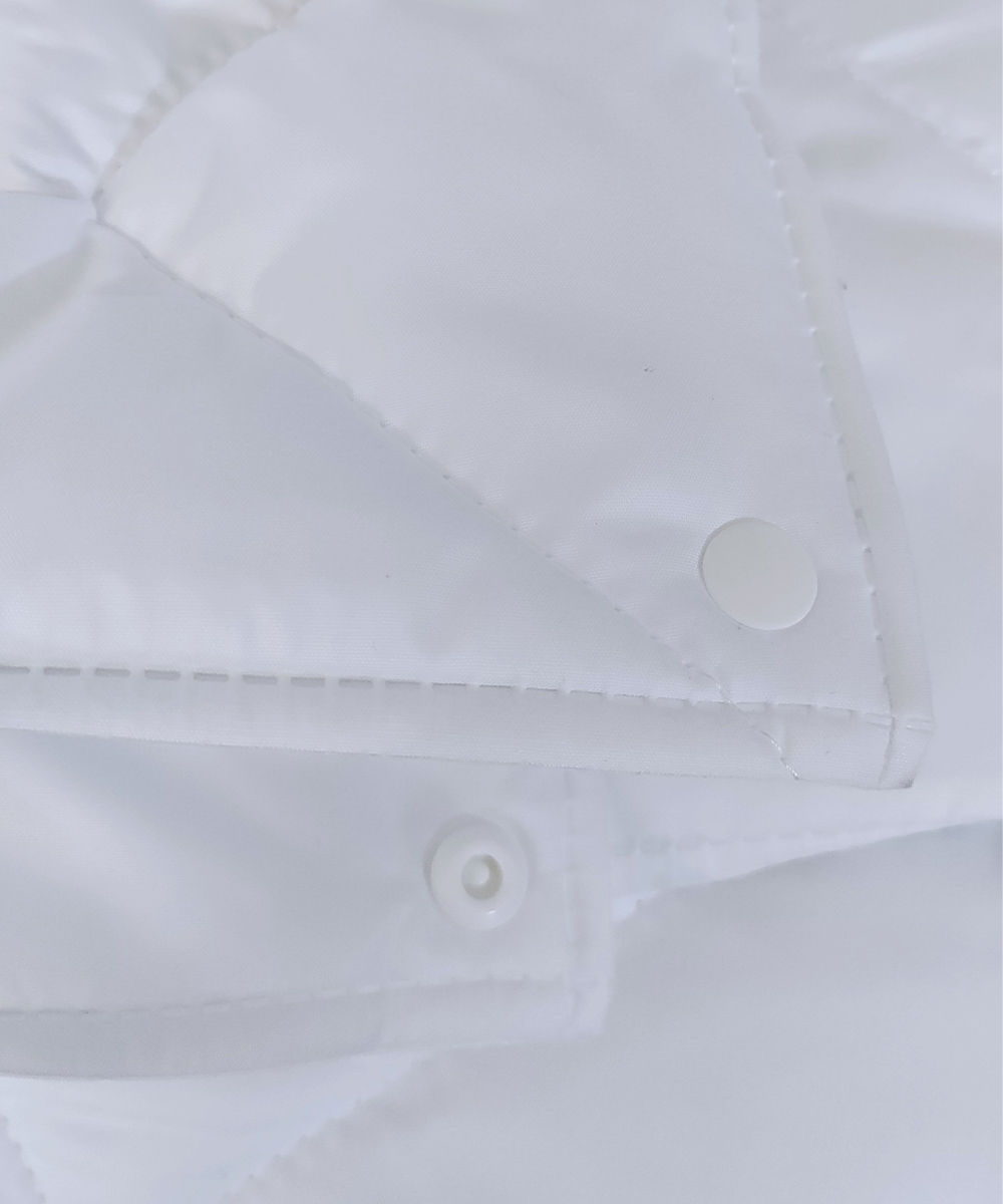 Dettaglio Piumino 4 Stagioni Singolo e Matrimoniale in Morbida Microfibra Doppio Piumone Unibile con Bottoni per Sacco per Tutte le Stagioni Made in Italy Mod. Dolomiti