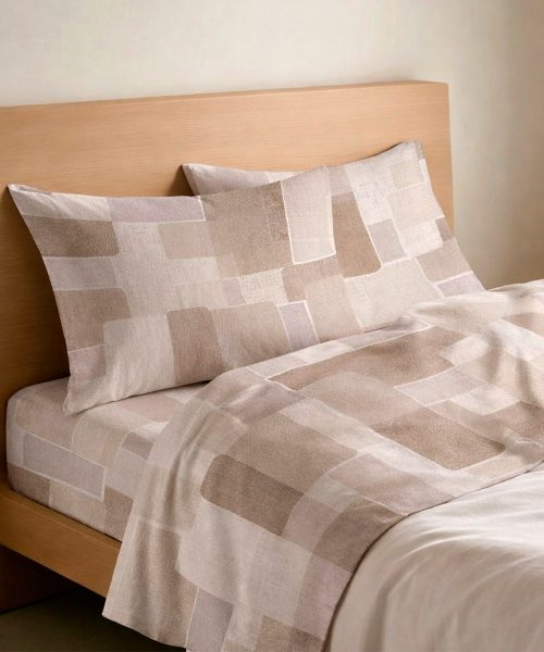 Completo Lenzuola letto Singolo Matrimoniale disegno moderno geometrico brick beige tortora. 1 piazza, 1 piazza e mezza, 2 piazze. Completo lenzuolo, angolo e federe cuscini.