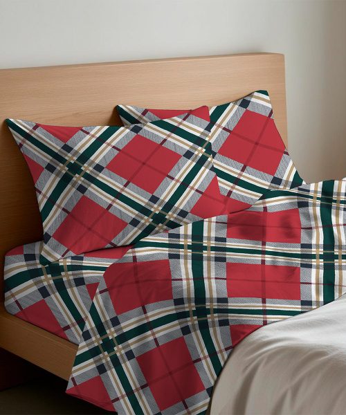 Completo Lenzuola letto Singolo Matrimoniale disegno scozzese tartan rosso. 1 piazza, 1 piazza e mezza, 2 piazze. Completo lenzuolo, angolo e federe cuscini.