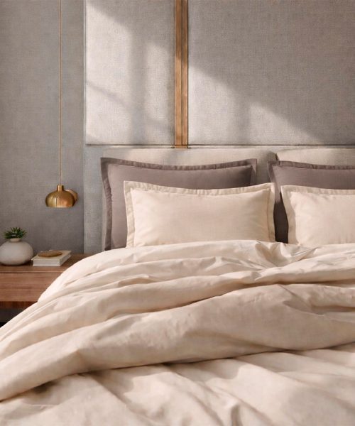 Completo Lenzuola in Raso per Letto Matrimoniale tinta unita BEIGE 2 piazze e maxi. Completo lenzuolo, angolo e federe cuscini.