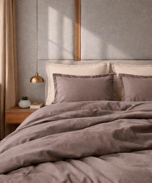 Completo Lenzuola in Raso per Letto Matrimoniale tinta unita TORTORA 2 piazze e maxi. Completo lenzuolo, angolo e federe cuscini.