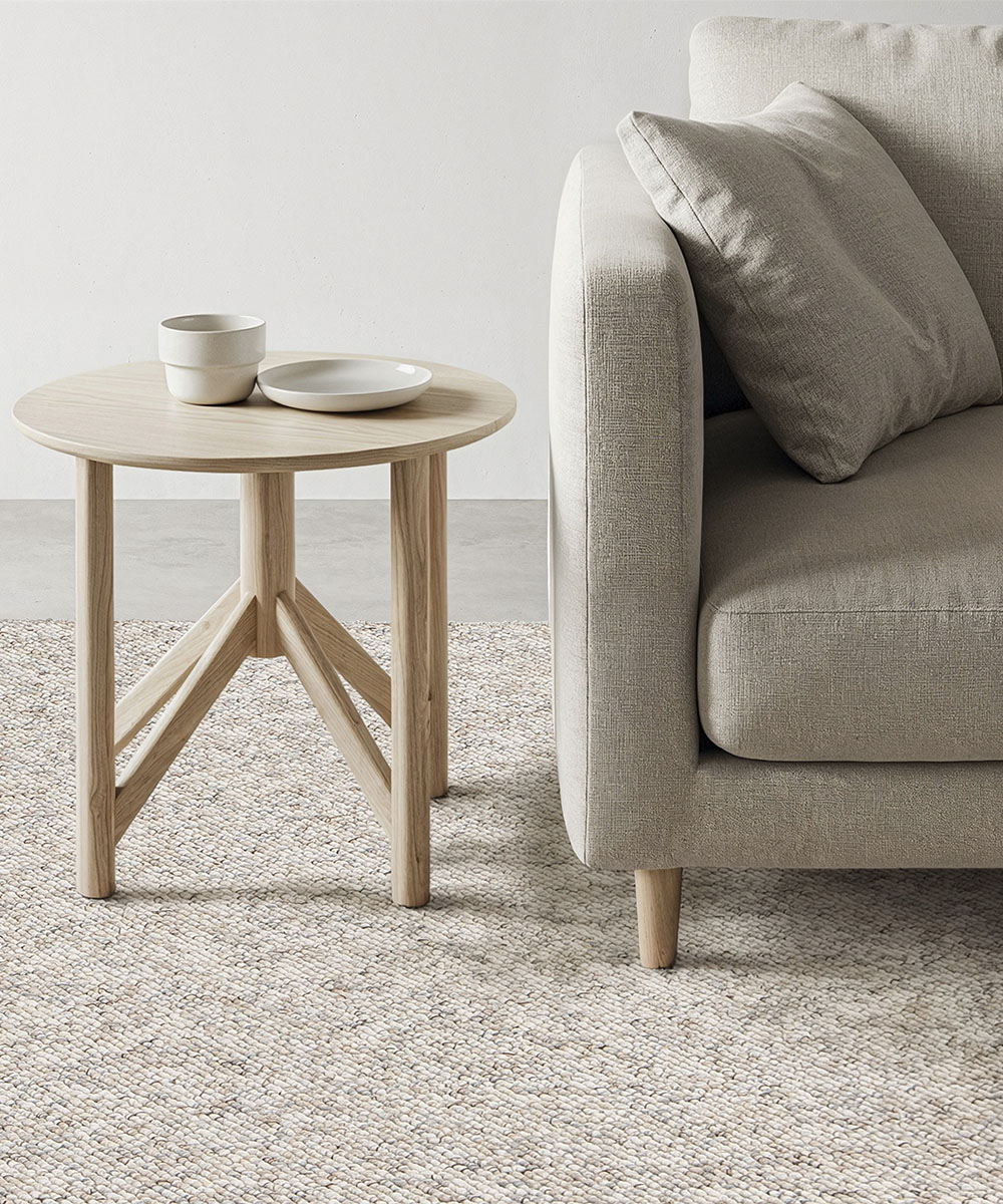 Salottino con Tappeto bouclé PABLO GREIGE tessitura effetto riccio, colori naturali e design minimal in stile scandinavo. Morbidi, resistenti ma anche pratici e facili da lavare: lavatrice e asciugatrice.