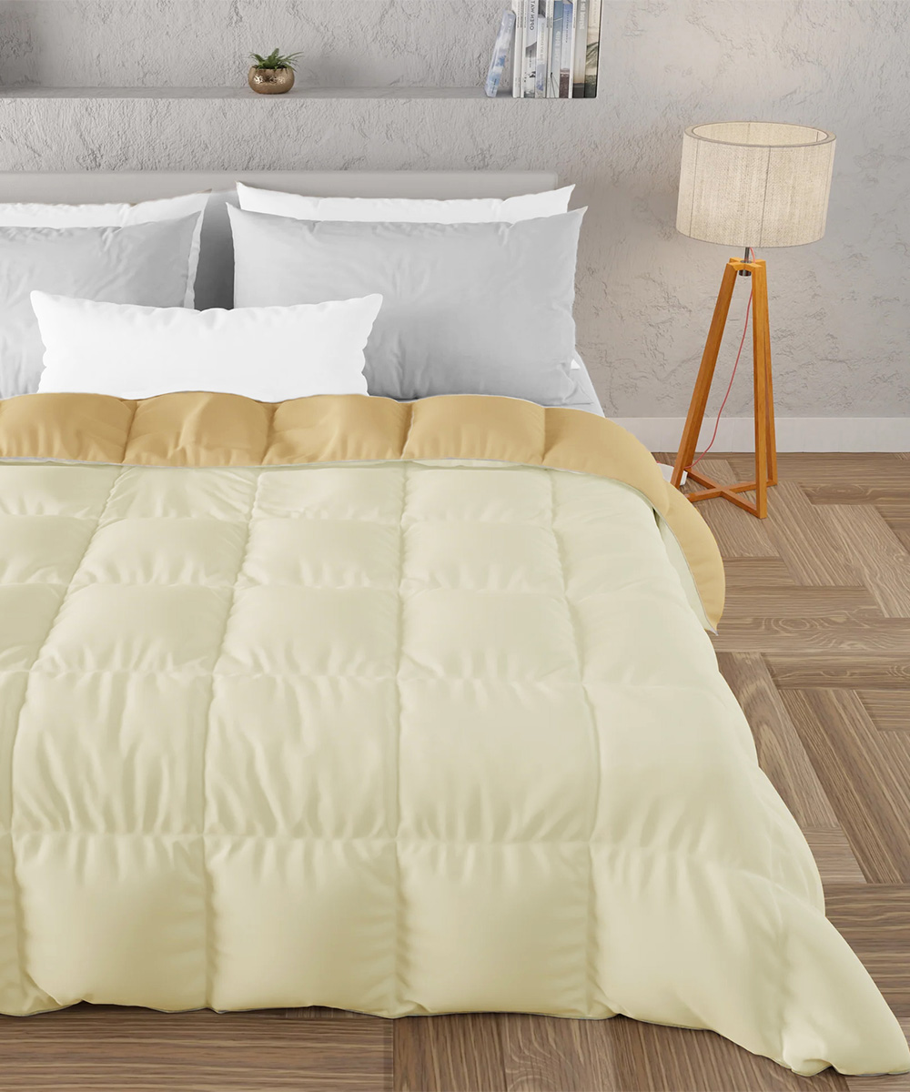 Piumino Panna Beige per letto singolo o matrimoniale. 100% microfibra di poliestere. Morbido, cado ed economico.