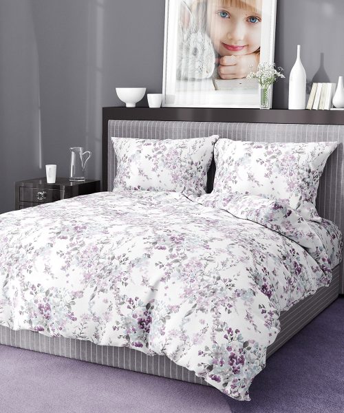 Parure Copripiumino Quadrifoglio Fantasia disegno acquerello motivo floreale. In cotone e 100% prodotto in Italia. Disponibile sia per letto singolo che per letto matrimoniale.