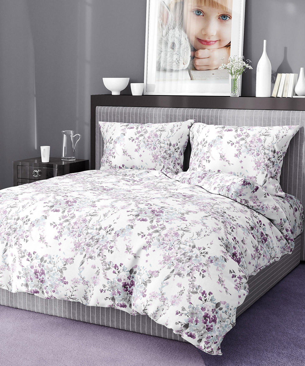 Parure Copripiumino Quadrifoglio Fantasia disegno acquerello motivo floreale. In cotone e 100% prodotto in Italia. Disponibile sia per letto singolo che per letto matrimoniale.