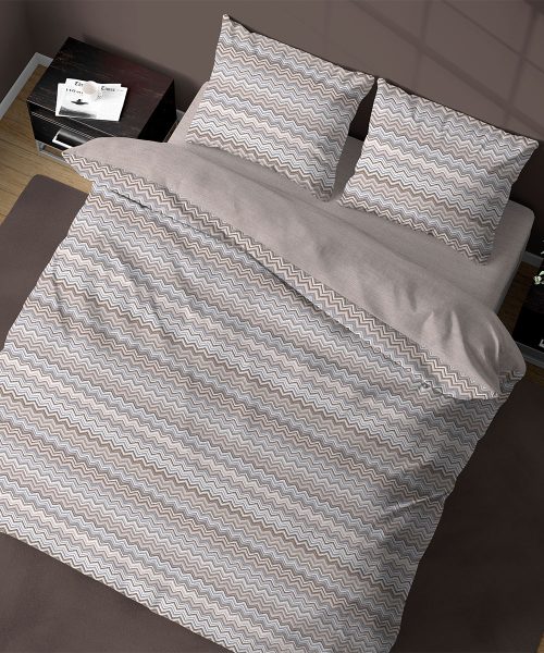 Parure Copripiumino Quadrifoglio Fantasia disegno zig zag beige. In cotone e 100% prodotto in Italia. Disponibile sia per letto singolo che per letto matrimoniale.
