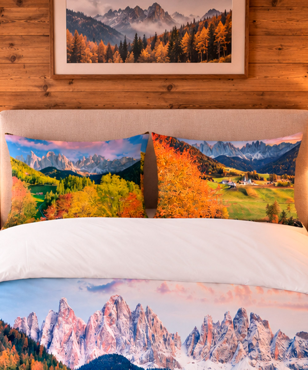 Federe cuscini Parure Copripiumino matrimoniale in cotone e 100% prodotto in Italia. Stampa digitale a tema periodo natalizio e montagna innevata, ideale per regalo Natale. Disegno DOLOMITI
