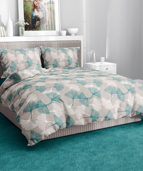 Parure Copripiumino Quadrifoglio Fantasia disegno foglia Ginko stilizzata verde acqua. In cotone e 100% prodotto in Italia. Disponibile sia per letto singolo che per letto matrimoniale.