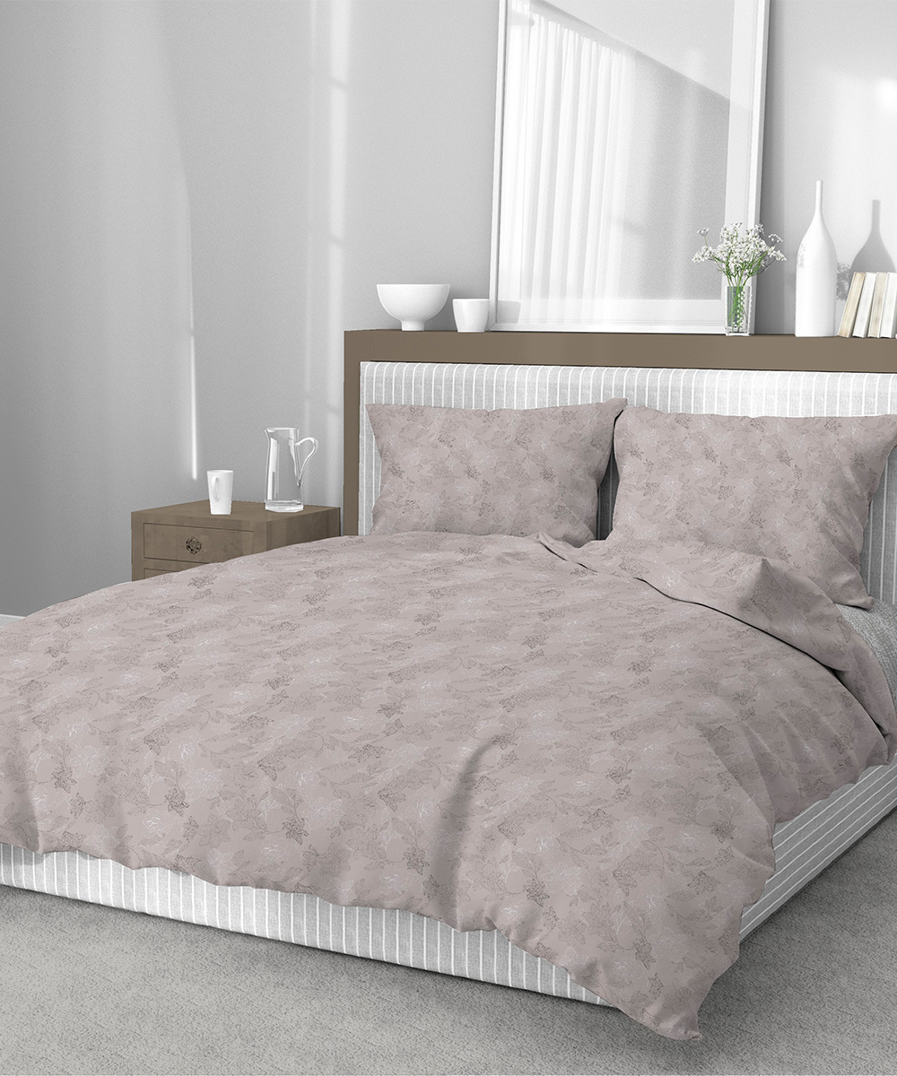 Parure Copripiumino Quadrifoglio Fantasia floreale beige. In cotone e 100% prodotto in Italia. Disponibile sia per letto singolo che per letto matrimoniale.