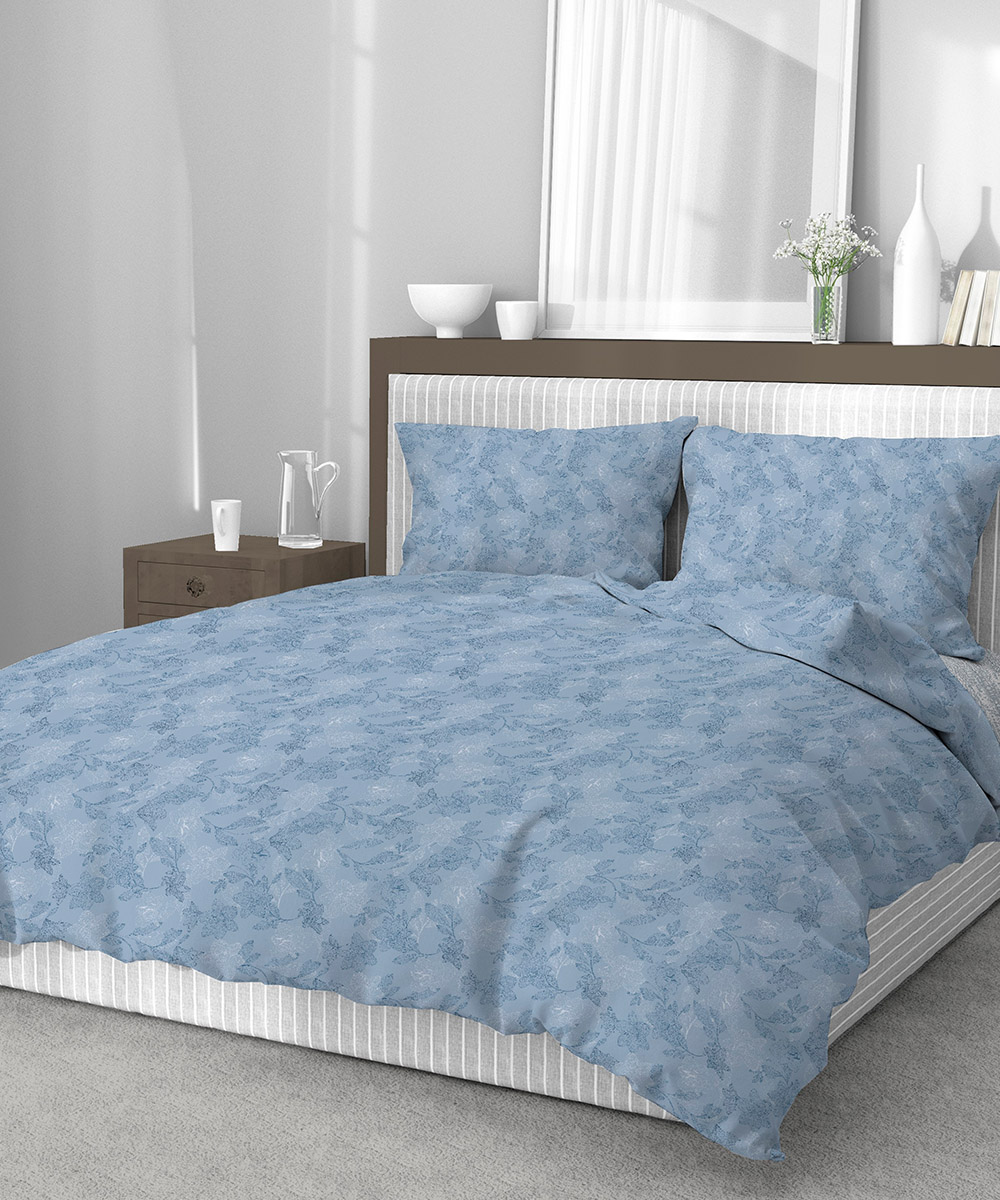 Parure Copripiumino Quadrifoglio Fantasia floreale blu azzurro. In cotone e 100% prodotto in Italia. Disponibile sia per letto singolo che per letto matrimoniale.