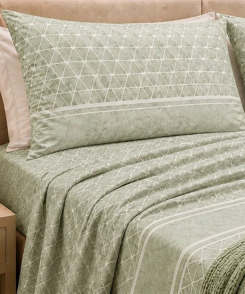 Completo Lenzuola Living Geo 6 verde. Motivo geometrico a triangolini adatto a tutti i letti e le camere. 100% cotone e Misura letto singolo.
