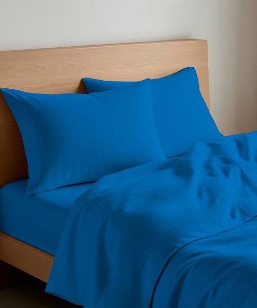 Completo Lenzuola Quadrifoglio Tinta Unita Avio. In cotone e 100% prodotto in Italia. Disponibile per letto singolo, piazza e mezza e matrimoniale.