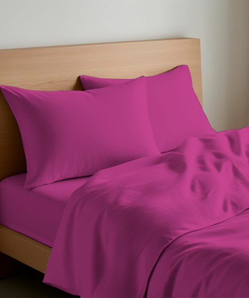 Completo Lenzuola Quadrifoglio Tinta Unita Fucsia. In cotone e 100% prodotto in Italia. Disponibile per letto singolo, piazza e mezza e matrimoniale.