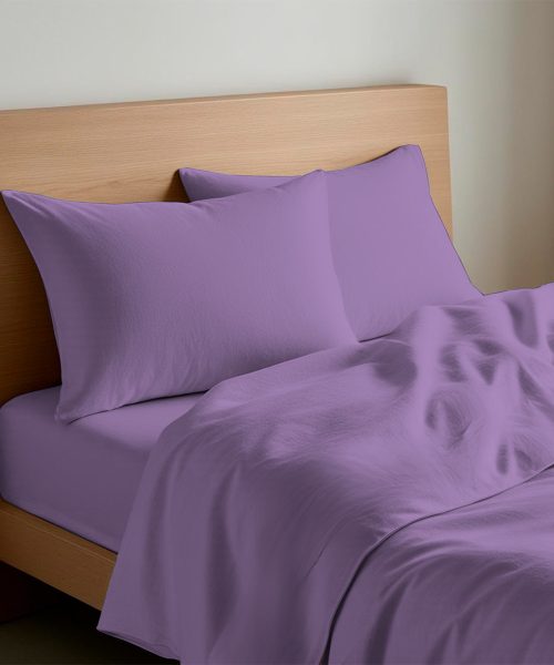 Completo Lenzuola Quadrifoglio Tinta Unita Lilla. In cotone e 100% prodotto in Italia. Disponibile per letto singolo, piazza e mezza e matrimoniale.
